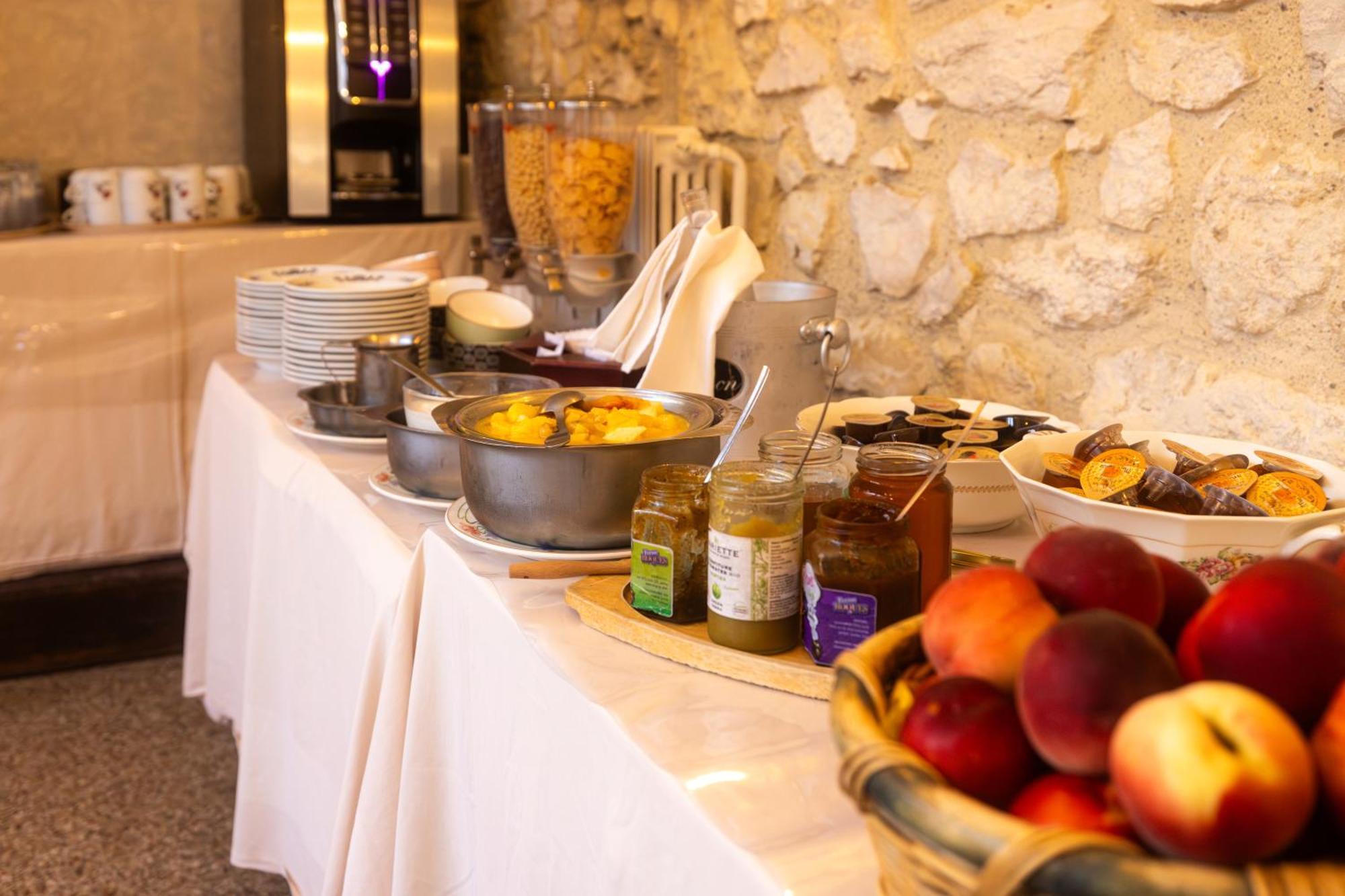 Hotel Restaurant Des Thermes Castéra-Verduzan Exterior foto
